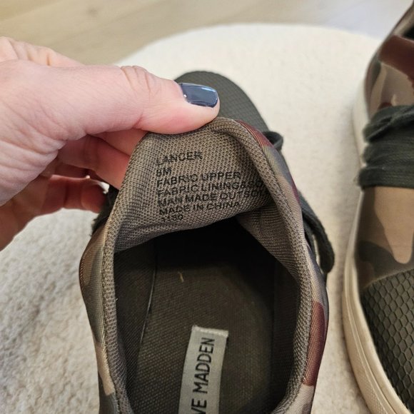 Sneaker - Picture 2 of 5